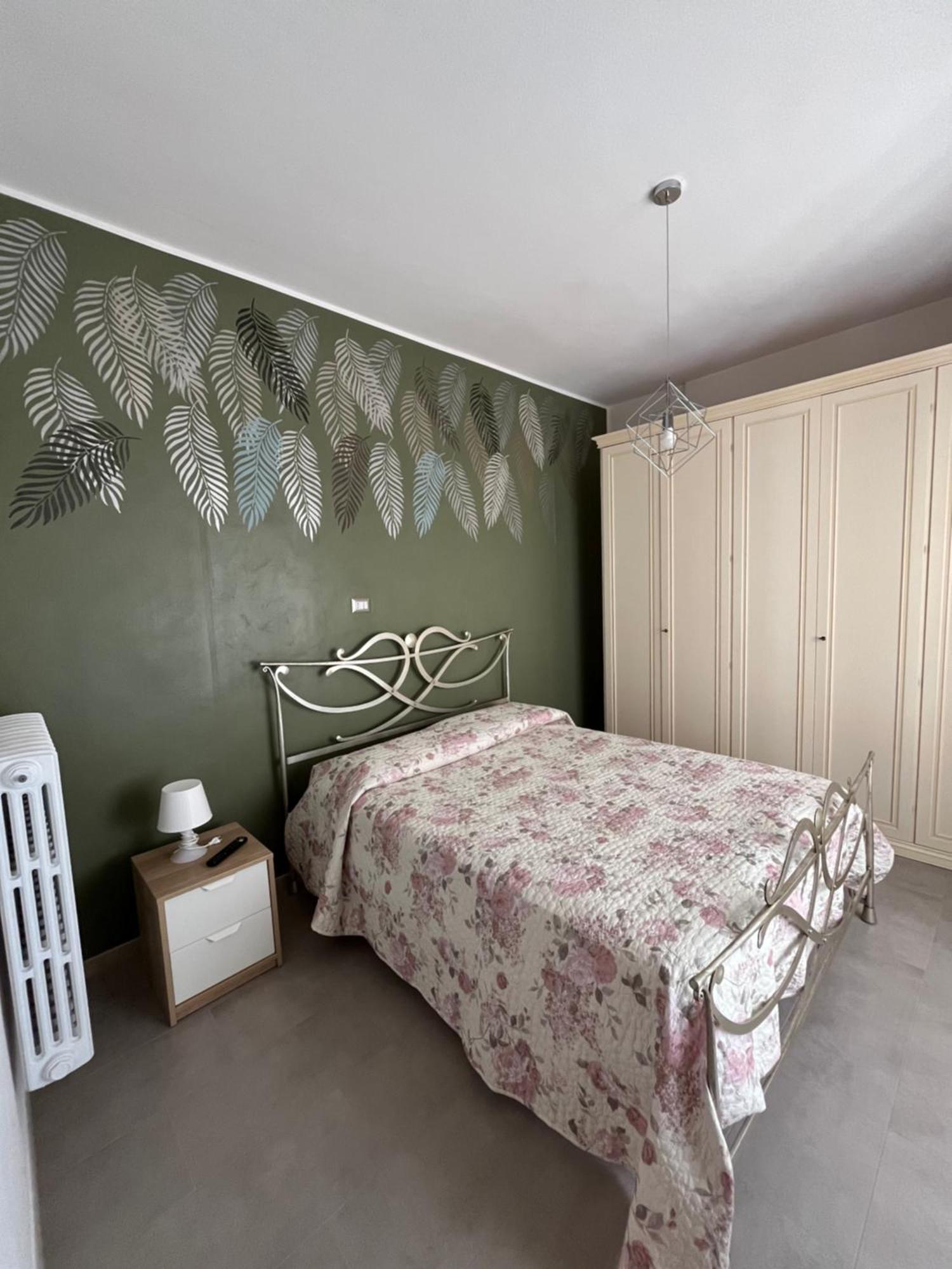 Bouganville Casa Vacanza Ambiente Climatizzato Con Wi Fi Пинето Экстерьер фото