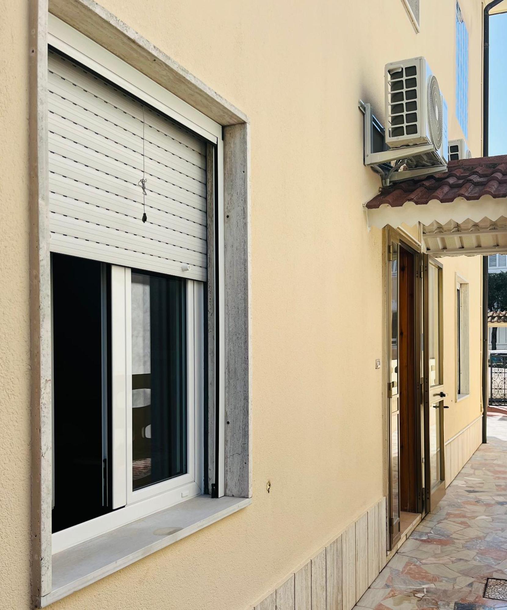 Bouganville Casa Vacanza Ambiente Climatizzato Con Wi Fi Пинето Экстерьер фото