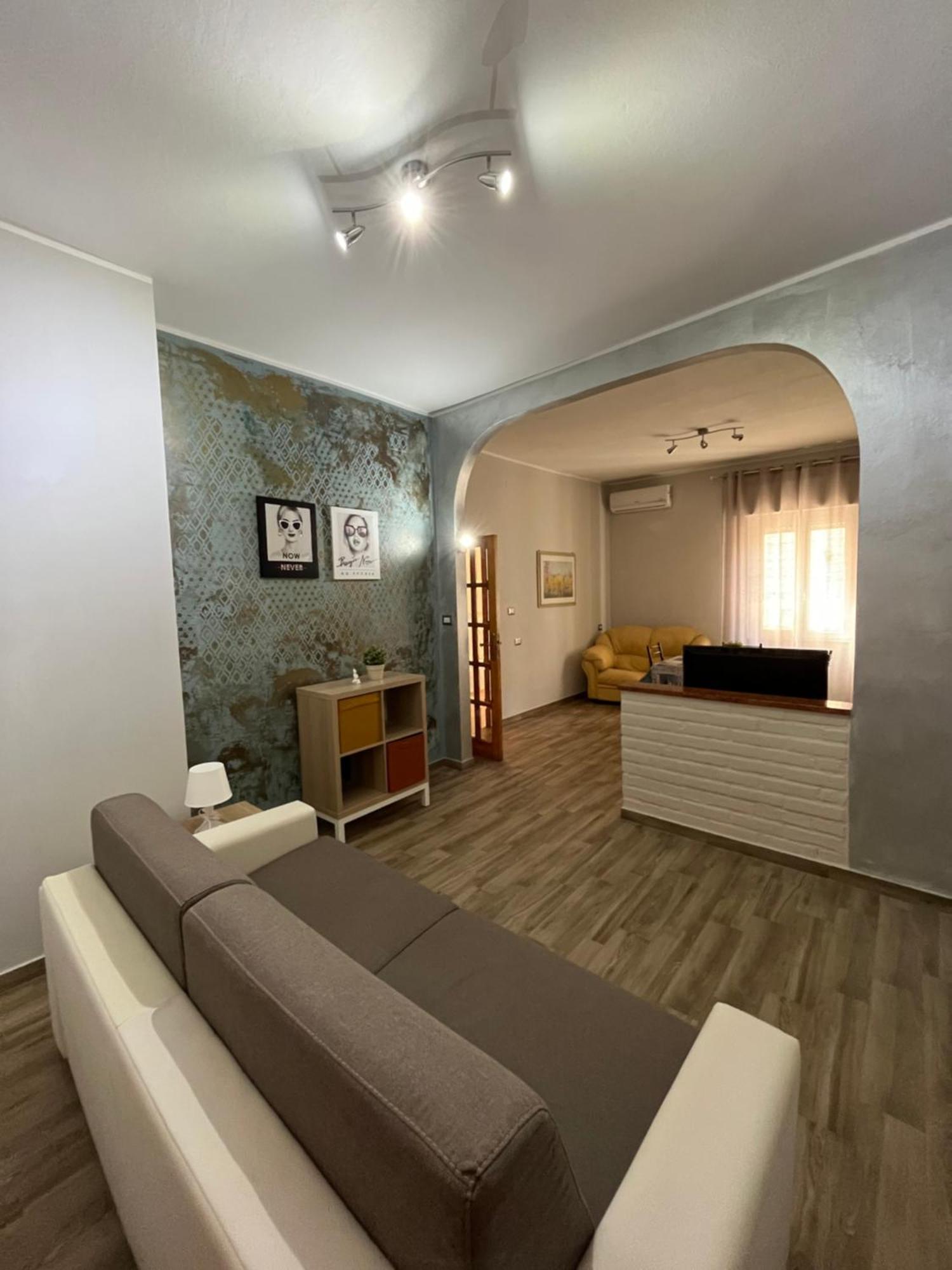 Bouganville Casa Vacanza Ambiente Climatizzato Con Wi Fi Пинето Экстерьер фото