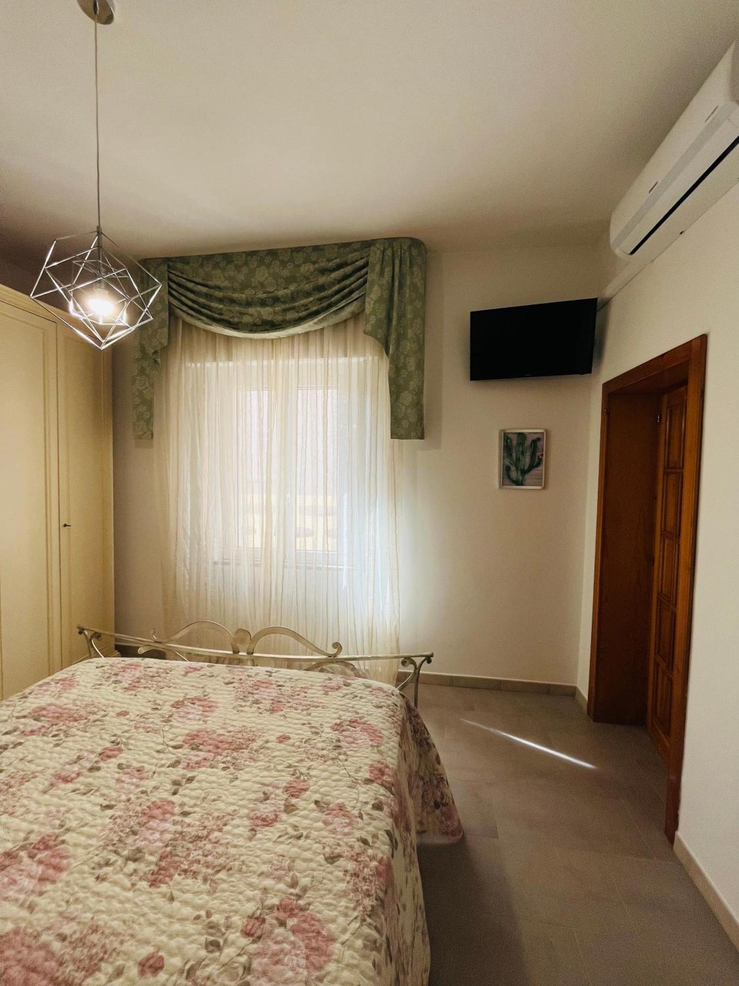 Bouganville Casa Vacanza Ambiente Climatizzato Con Wi Fi Пинето Экстерьер фото