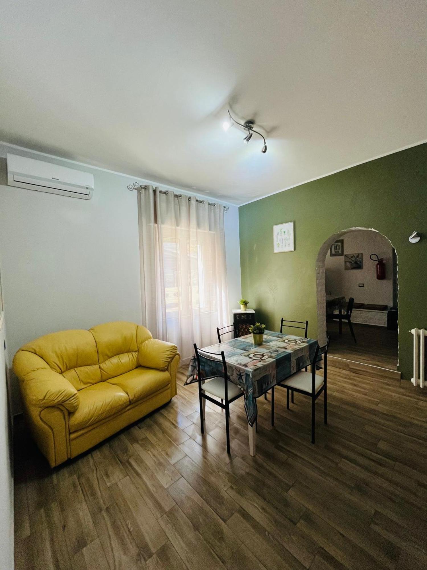 Bouganville Casa Vacanza Ambiente Climatizzato Con Wi Fi Пинето Экстерьер фото