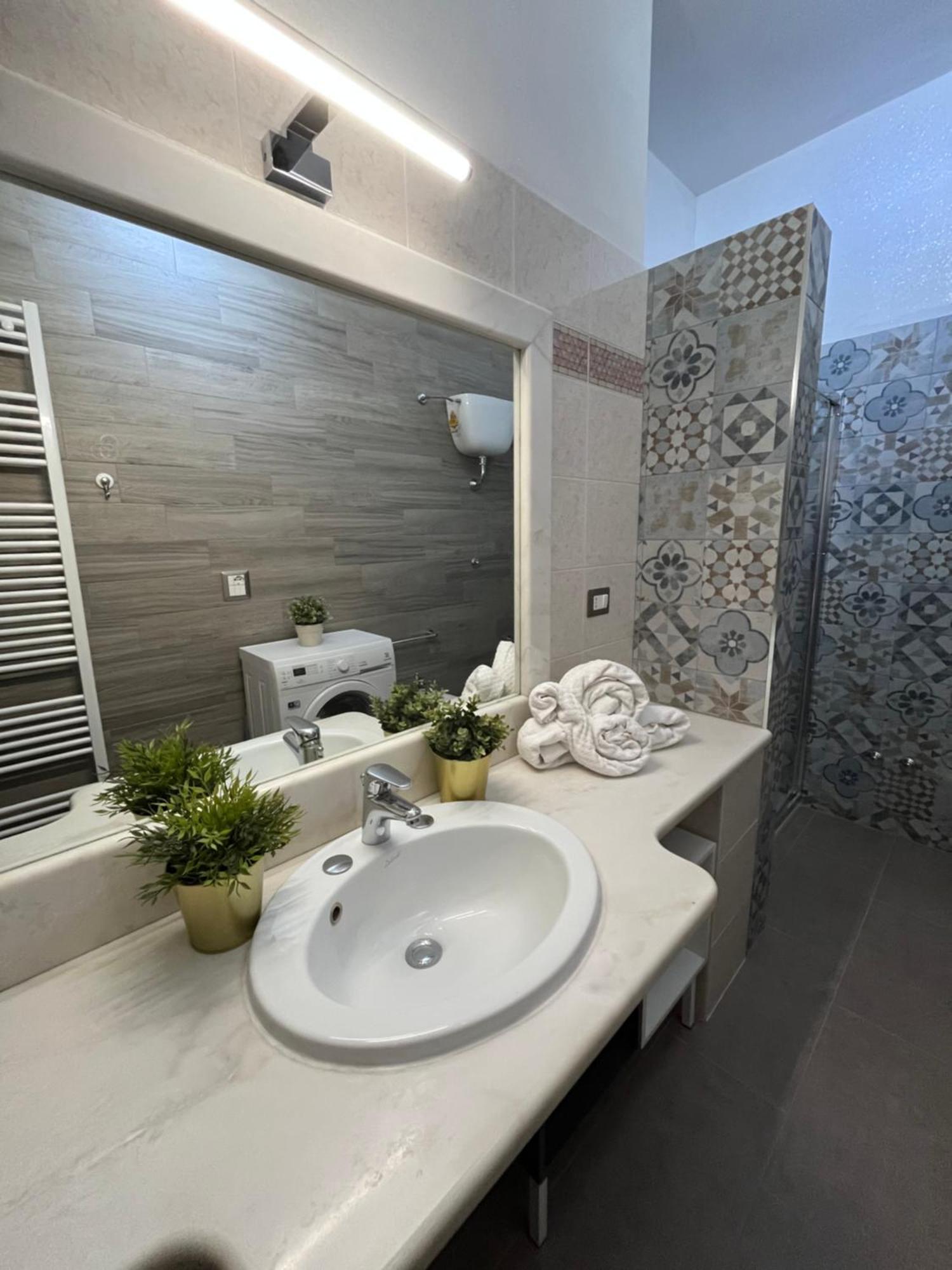 Bouganville Casa Vacanza Ambiente Climatizzato Con Wi Fi Пинето Экстерьер фото